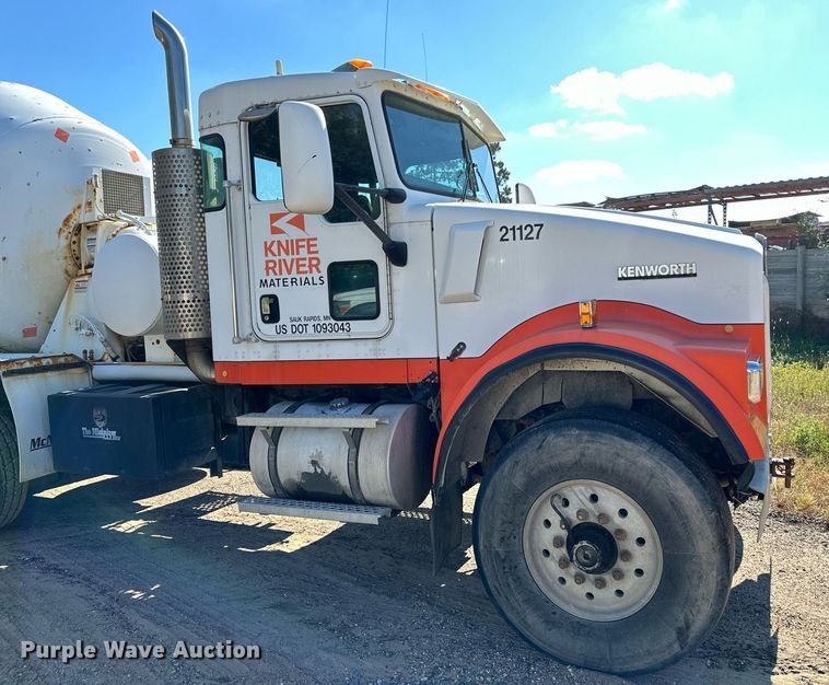 image for item DN0776 2004 Kenworth  W900 ready mix truck