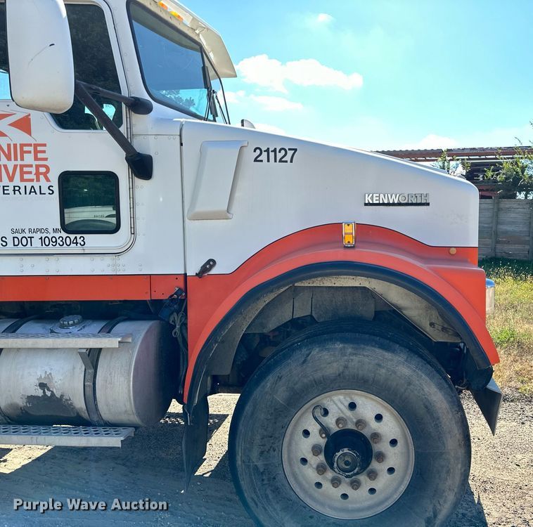 image for item DN0776 2004 Kenworth  W900 ready mix truck