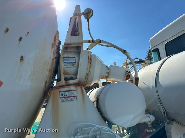 image for item DN0776 2004 Kenworth  W900 ready mix truck