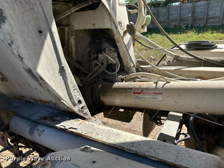 image for item DN0776 2004 Kenworth  W900 ready mix truck