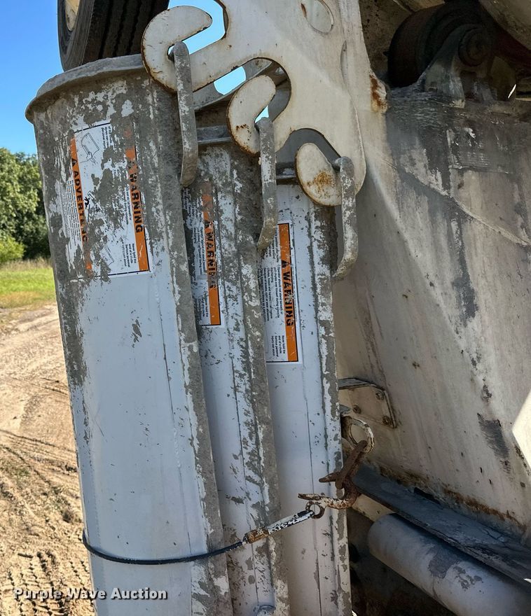 image for item DN0776 2004 Kenworth  W900 ready mix truck