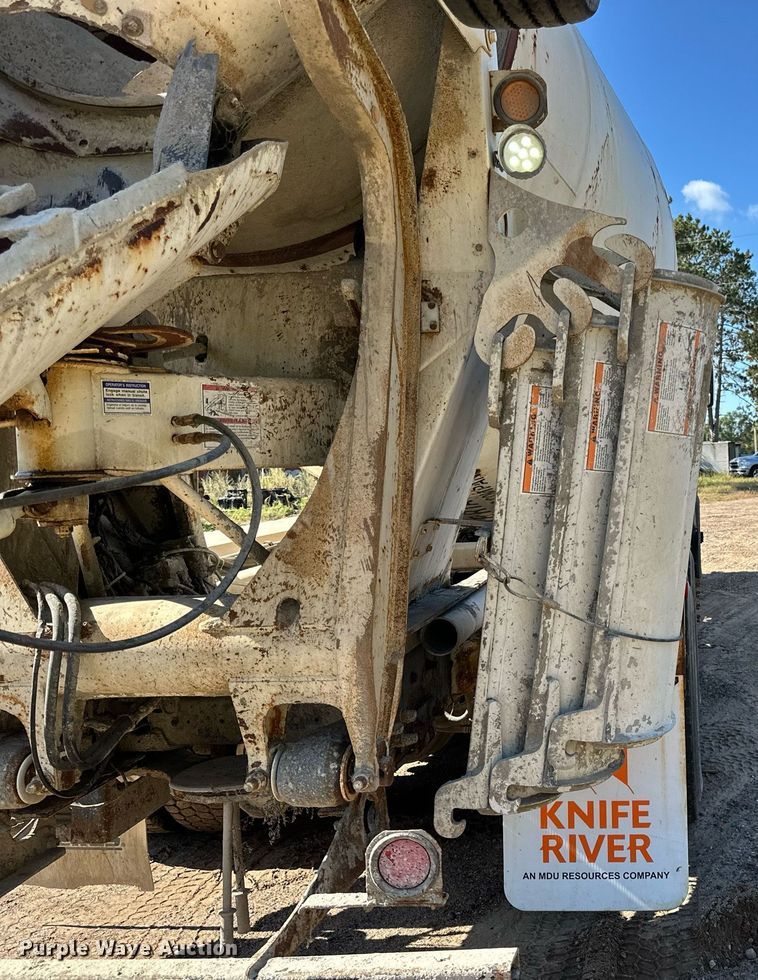 image for item DN0776 2004 Kenworth  W900 ready mix truck