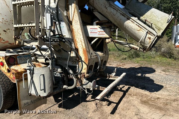 image for item DN0776 2004 Kenworth  W900 ready mix truck