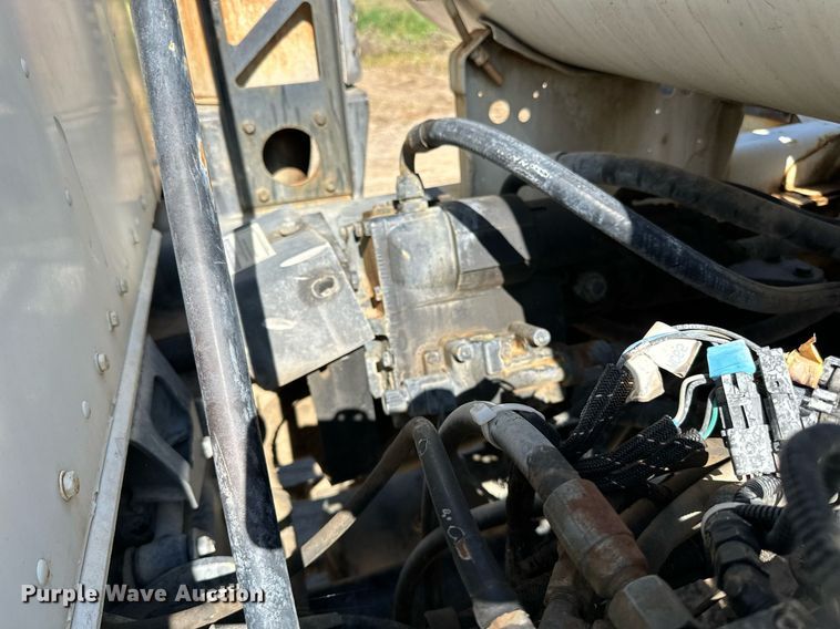 image for item DN0776 2004 Kenworth  W900 ready mix truck