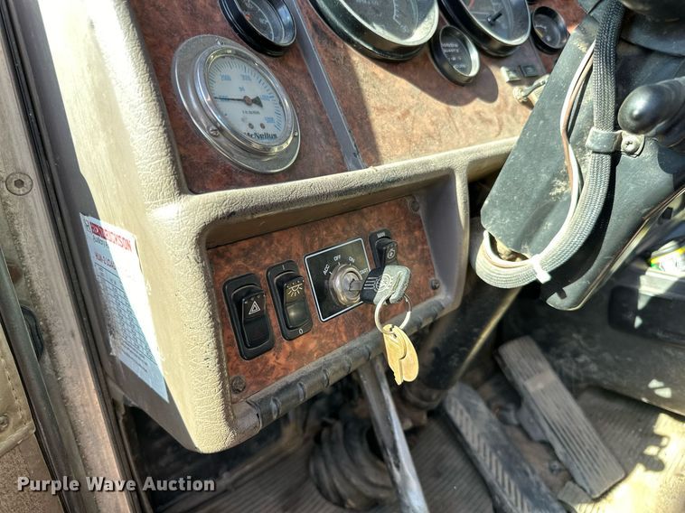 image for item DN0776 2004 Kenworth  W900 ready mix truck