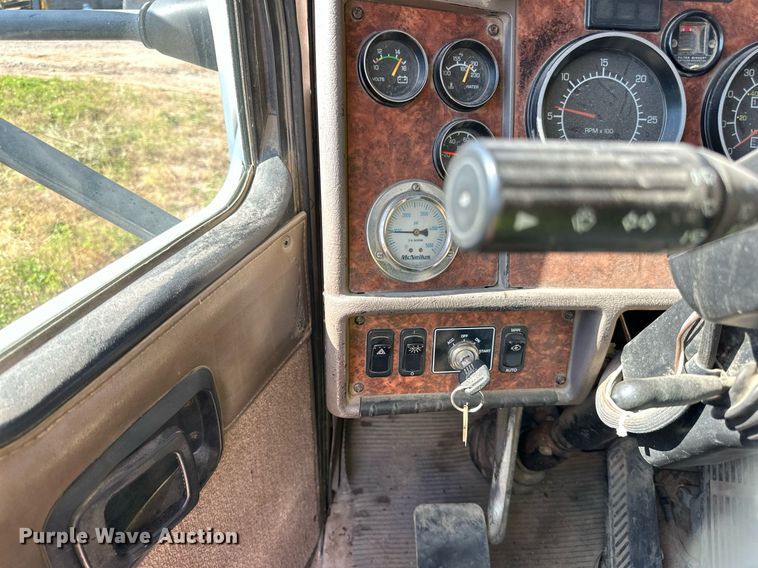 image for item DN0776 2004 Kenworth  W900 ready mix truck