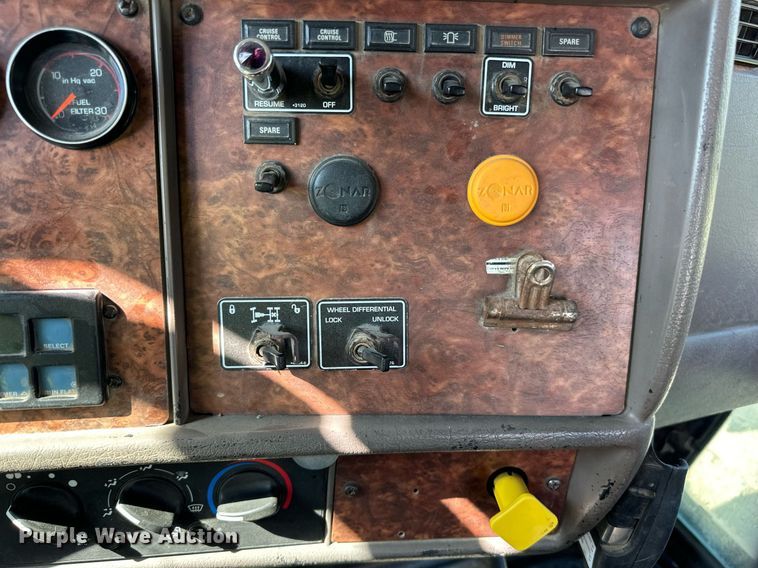 image for item DN0776 2004 Kenworth  W900 ready mix truck