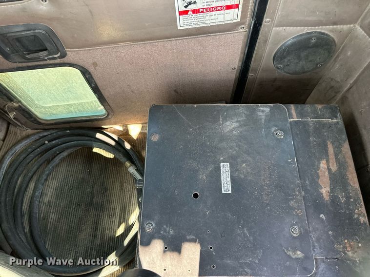 image for item DN0776 2004 Kenworth  W900 ready mix truck