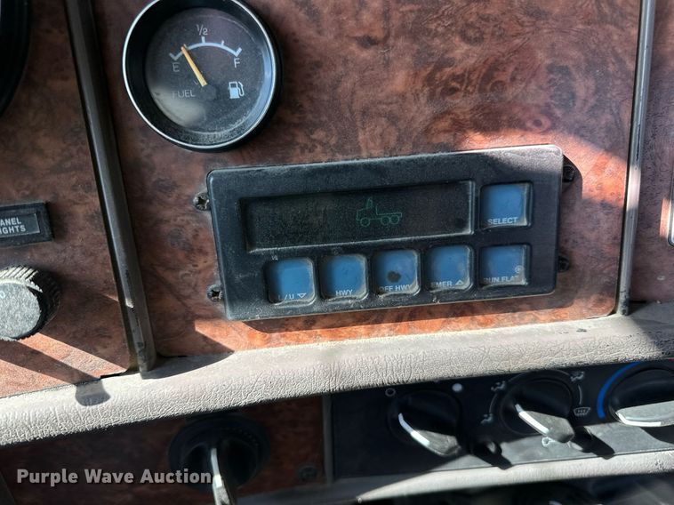 image for item DN0776 2004 Kenworth  W900 ready mix truck