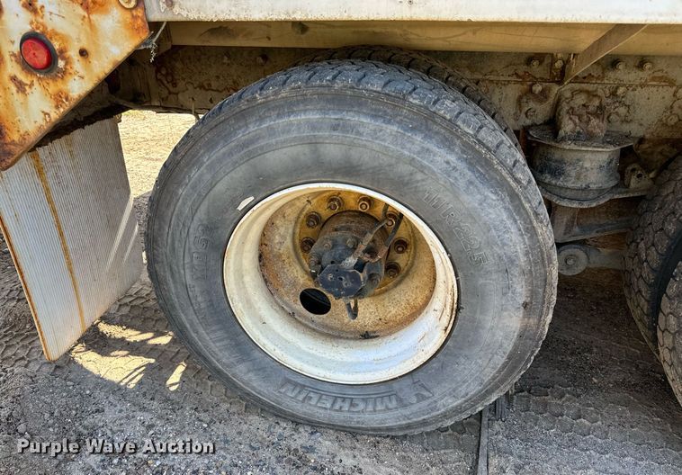 image for item DN0776 2004 Kenworth  W900 ready mix truck