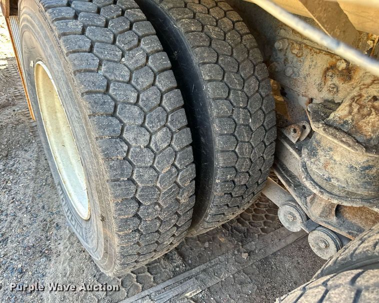 image for item DN0776 2004 Kenworth  W900 ready mix truck