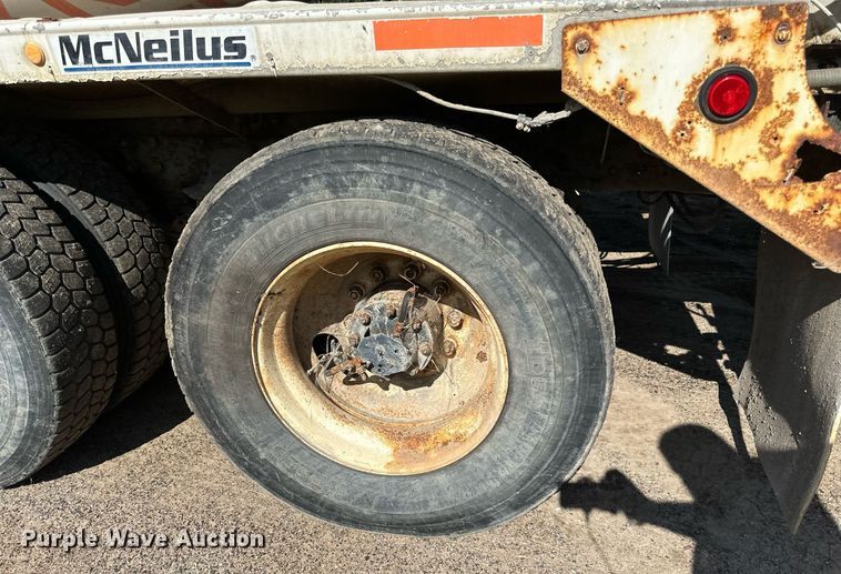 image for item DN0776 2004 Kenworth  W900 ready mix truck