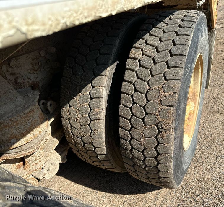 image for item DN0776 2004 Kenworth  W900 ready mix truck