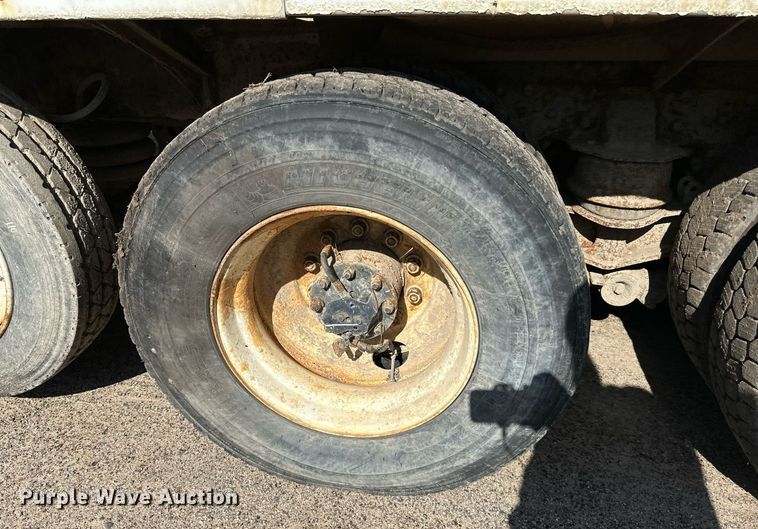 image for item DN0776 2004 Kenworth  W900 ready mix truck