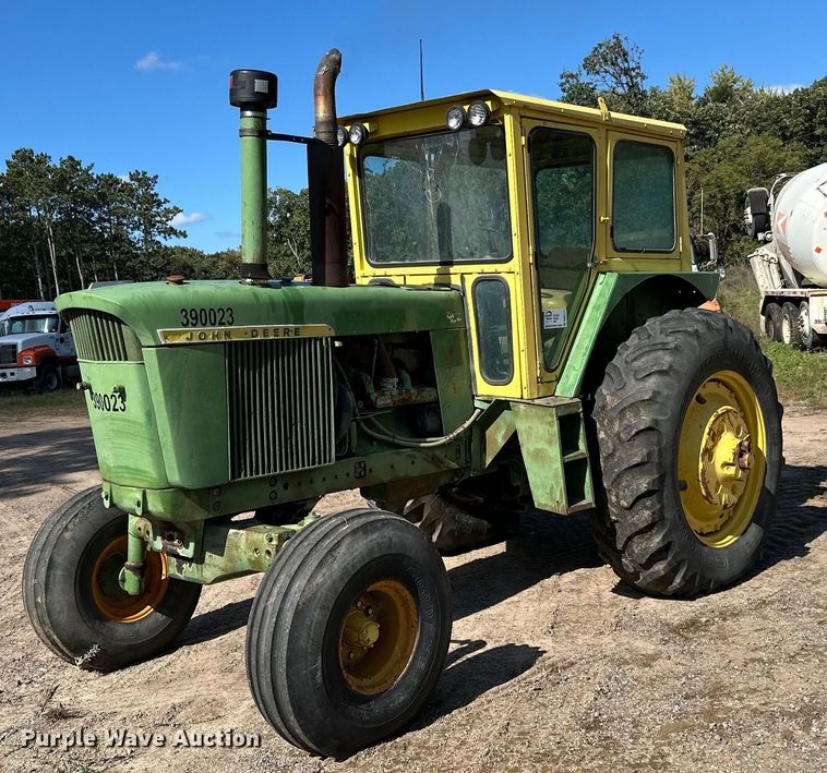 image for item DN0777 1969 John Deere 4520 tractor