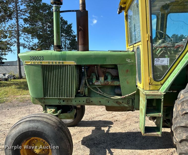 image for item DN0777 1969 John Deere 4520 tractor