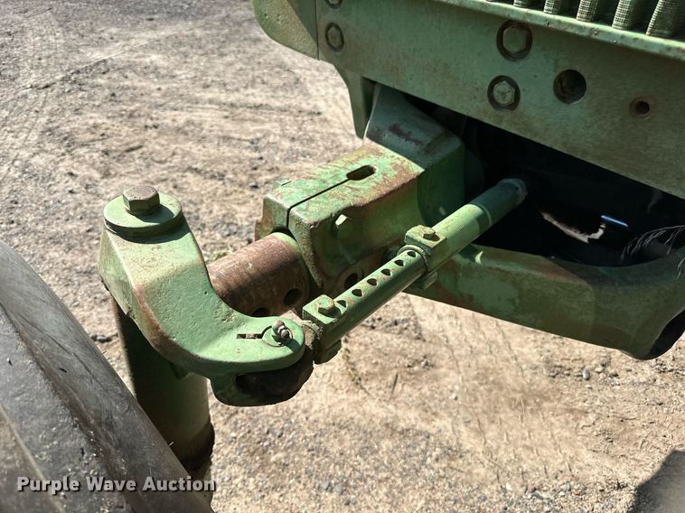 image for item DN0777 1969 John Deere 4520 tractor