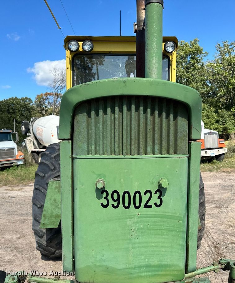 image for item DN0777 1969 John Deere 4520 tractor
