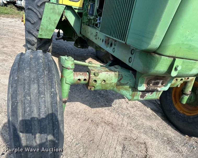 image for item DN0777 1969 John Deere 4520 tractor