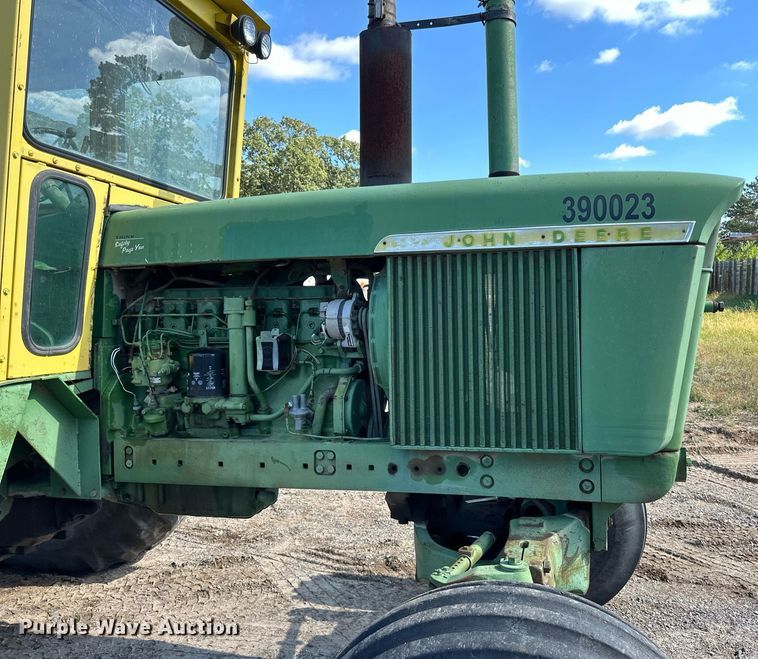 image for item DN0777 1969 John Deere 4520 tractor