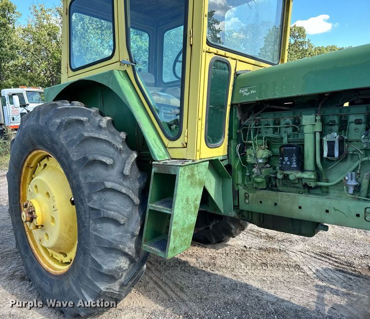 image for item DN0777 1969 John Deere 4520 tractor