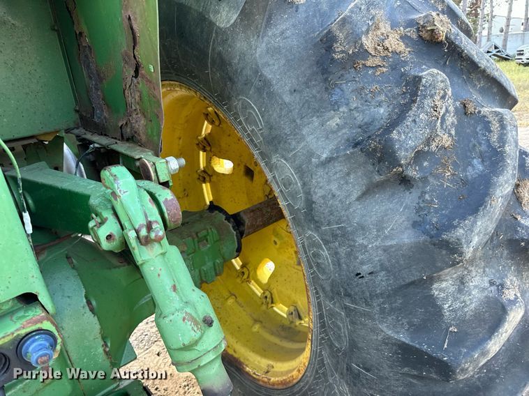 image for item DN0777 1969 John Deere 4520 tractor