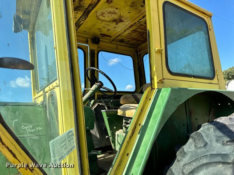 image for item DN0777 1969 John Deere 4520 tractor