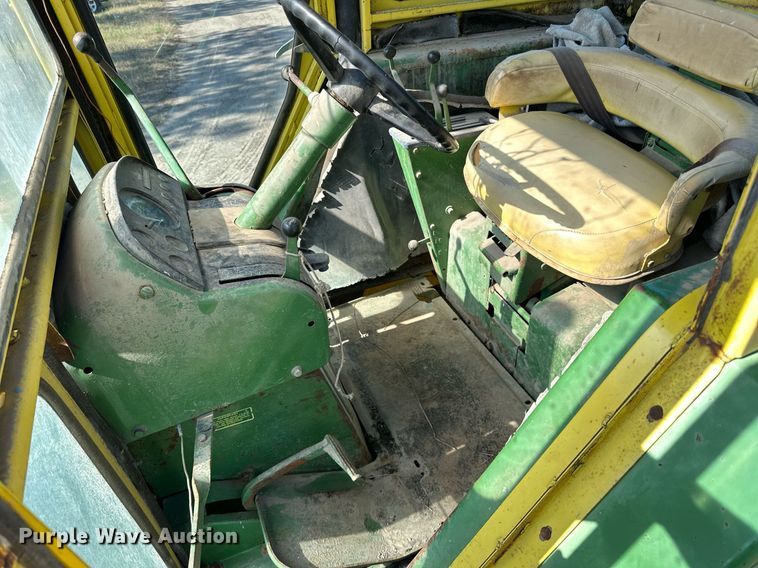 image for item DN0777 1969 John Deere 4520 tractor