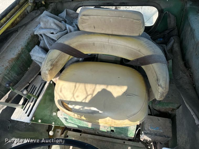 image for item DN0777 1969 John Deere 4520 tractor