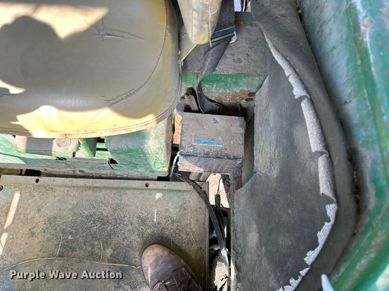 image for item DN0777 1969 John Deere 4520 tractor