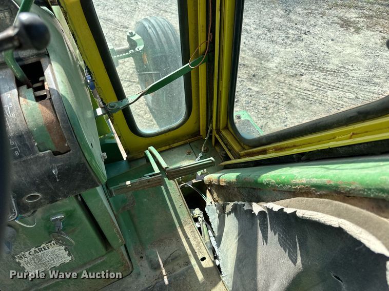 image for item DN0777 1969 John Deere 4520 tractor