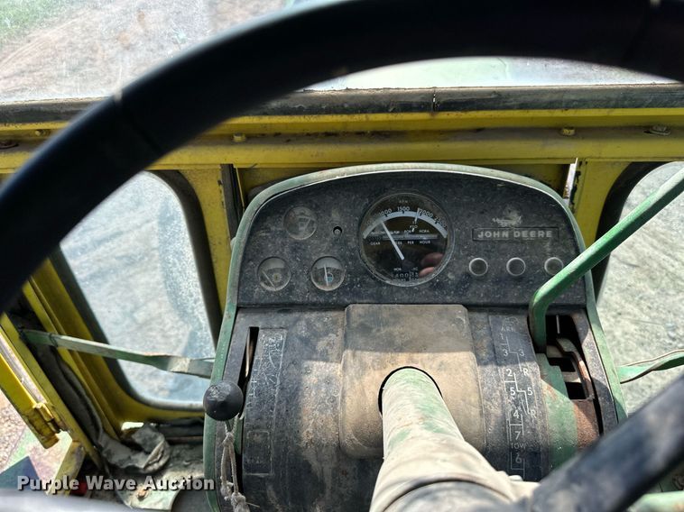 image for item DN0777 1969 John Deere 4520 tractor
