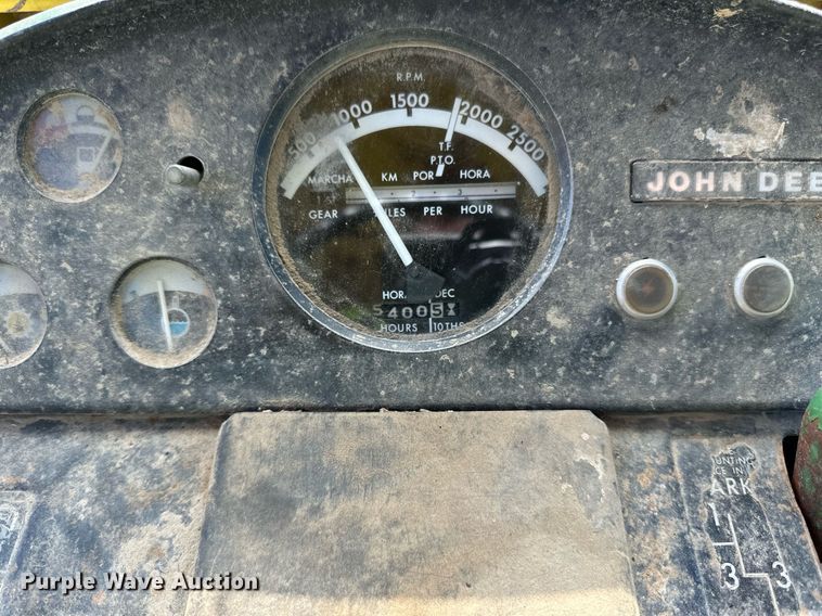 image for item DN0777 1969 John Deere 4520 tractor