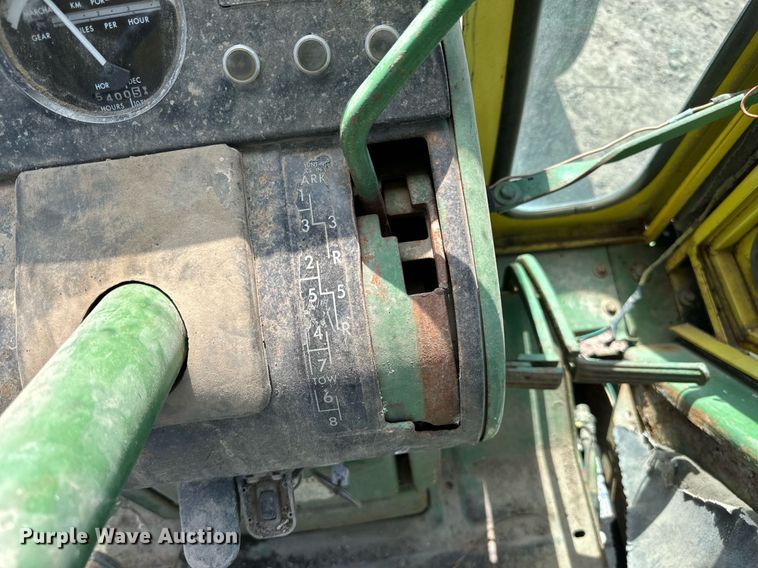 image for item DN0777 1969 John Deere 4520 tractor