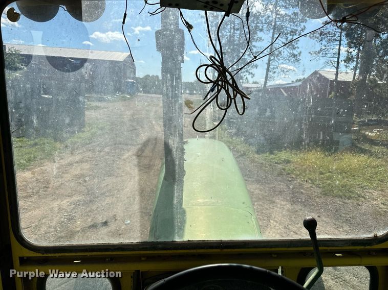 image for item DN0777 1969 John Deere 4520 tractor