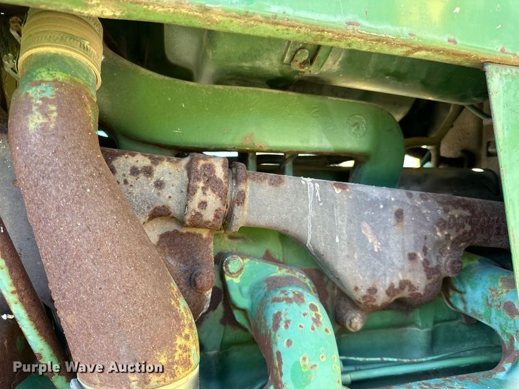 image for item DN0777 1969 John Deere 4520 tractor