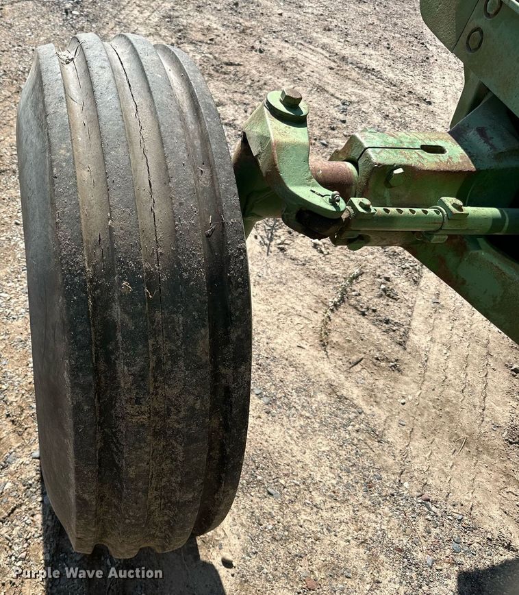 image for item DN0777 1969 John Deere 4520 tractor