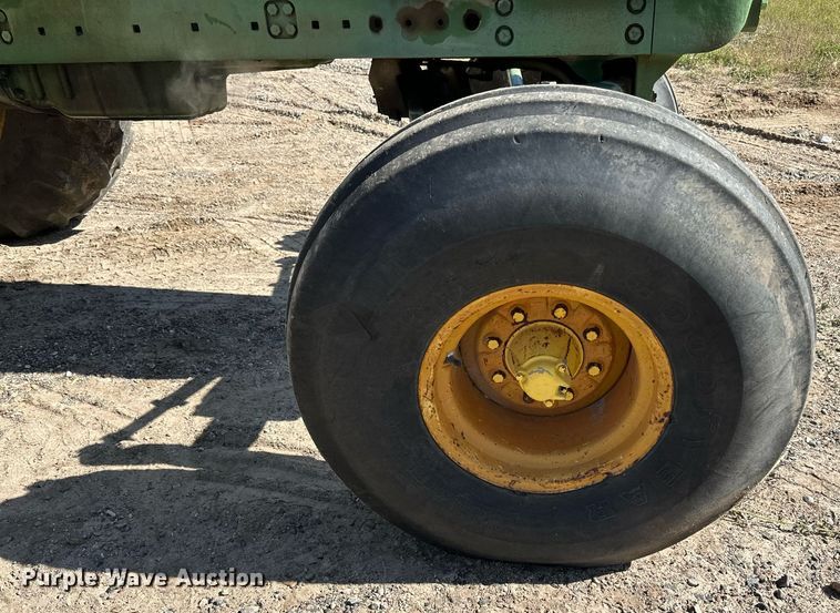 image for item DN0777 1969 John Deere 4520 tractor