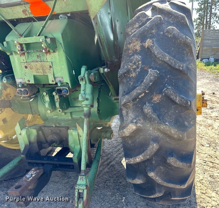 image for item DN0777 1969 John Deere 4520 tractor