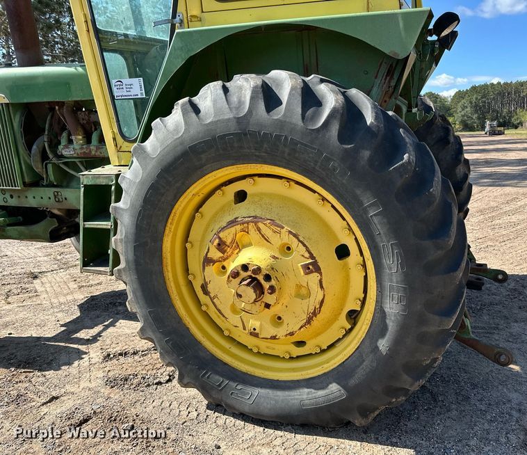 image for item DN0777 1969 John Deere 4520 tractor