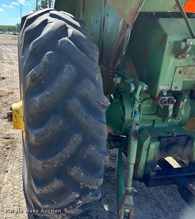 image for item DN0777 1969 John Deere 4520 tractor