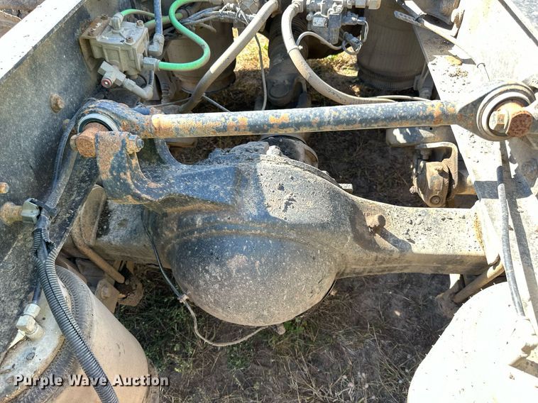 image for item DN0778 2007 International  9200i semi truck