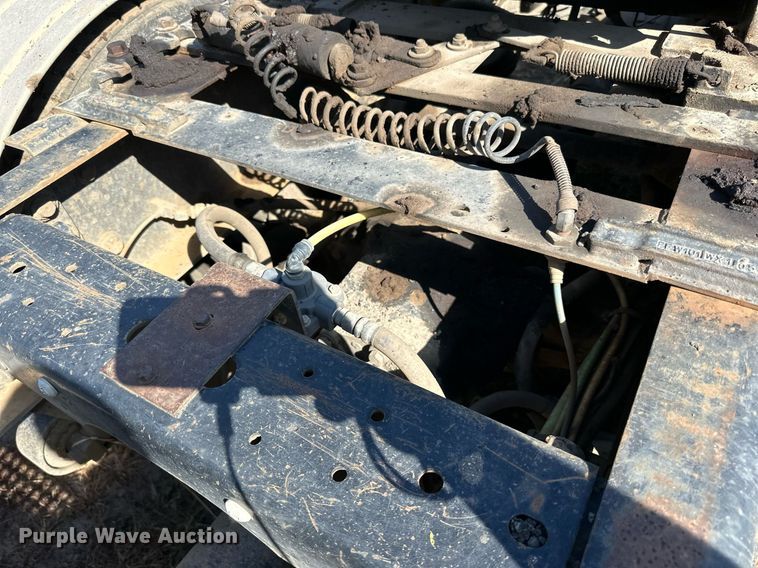 image for item DN0778 2007 International  9200i semi truck