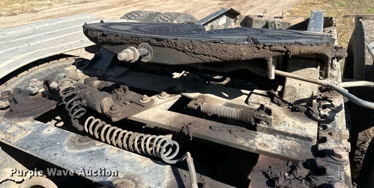 image for item DN0778 2007 International  9200i semi truck