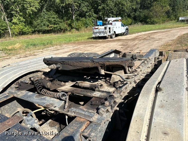 image for item DN0778 2007 International  9200i semi truck