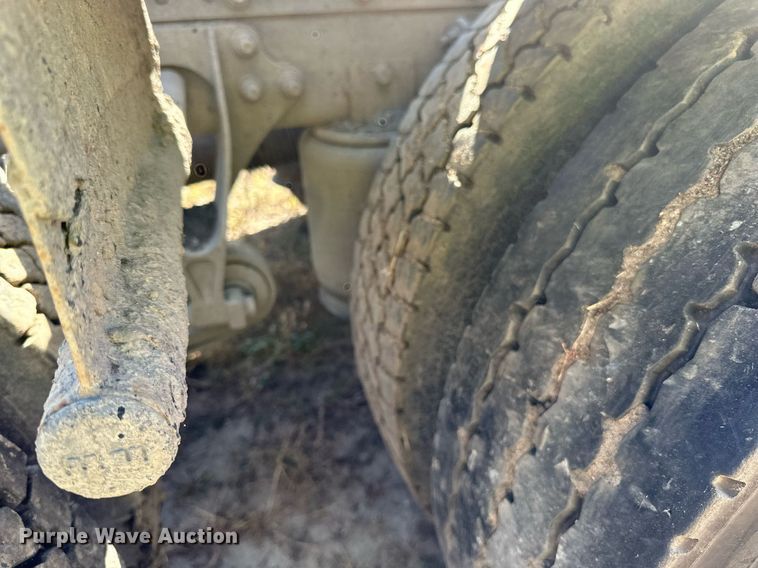 image for item DN0778 2007 International  9200i semi truck