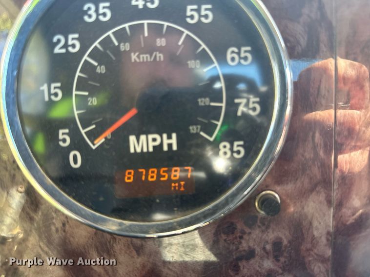 image for item DN0778 2007 International  9200i semi truck