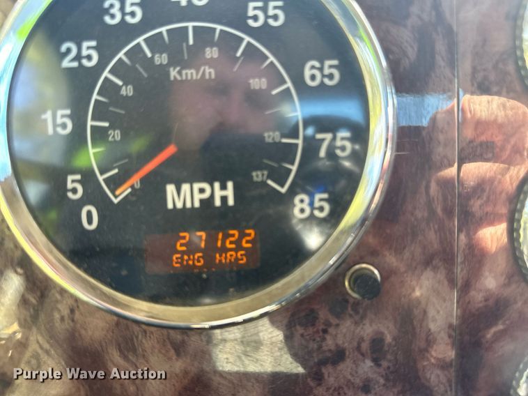 image for item DN0778 2007 International  9200i semi truck