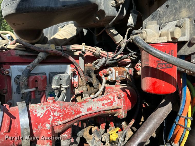 image for item DN0778 2007 International  9200i semi truck