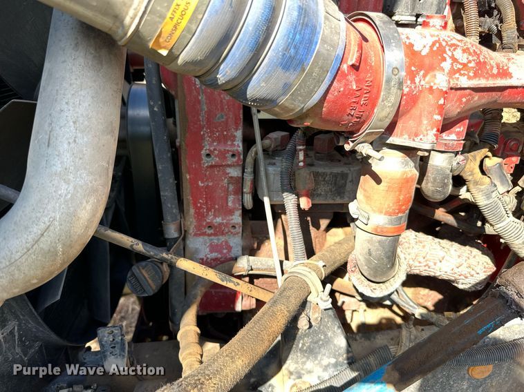 image for item DN0778 2007 International  9200i semi truck